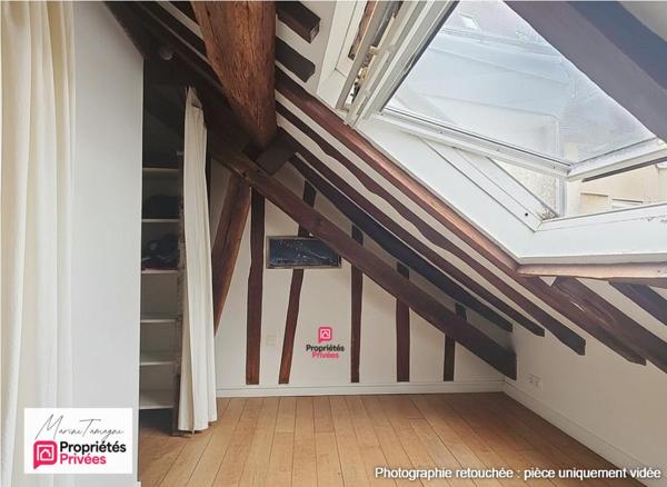 Studio en duplex avec chambre en mezzanine, rue piétonne Compiègne