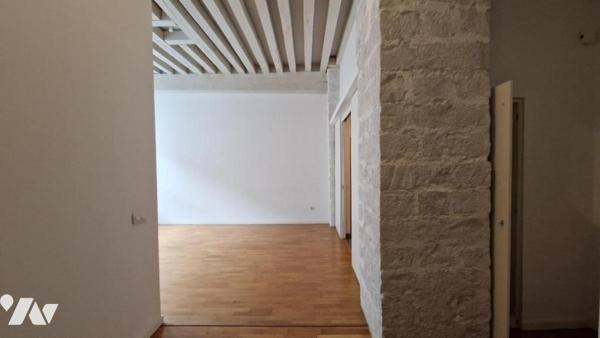 VIEUX LILLE - APPARTEMENT DE TYPE 3 DE 80.8 M2 AVEC PARKING - BEAUCOUP DE CHARME