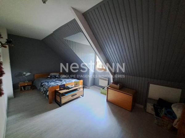 GRANDE MAISON FAMILIALE DANS BEL ENVIRONNEMENT