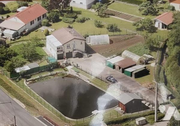 Maison individuelle occupée avec étang