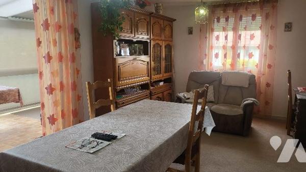 Maison individuelle occupée avec étang