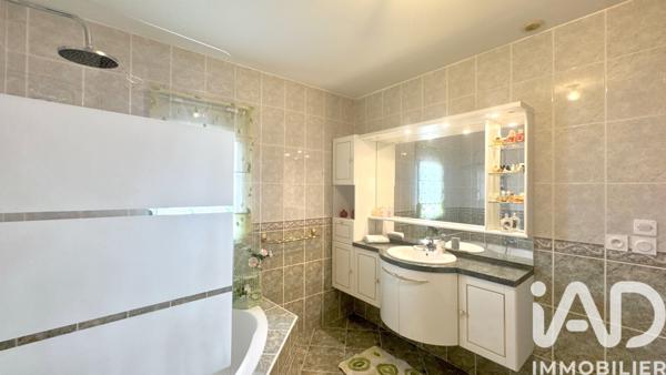 Maison à vendre 6 pièces 163 m² Pierrelatte