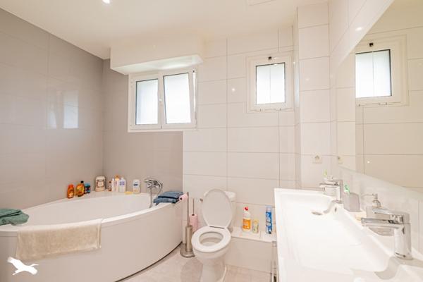 Maison 421 200 € Sainte-Eulalie 7 p 185 m² DPE D