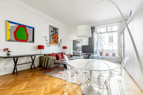 Paris 8ème, Appartement 1 Chambre -  65 m² à vendre