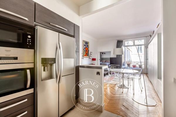Paris 8ème, Appartement 1 Chambre -  65 m² à vendre