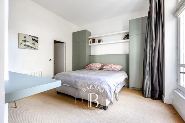 Paris 8ème, Appartement 1 Chambre -  65 m² à vendre