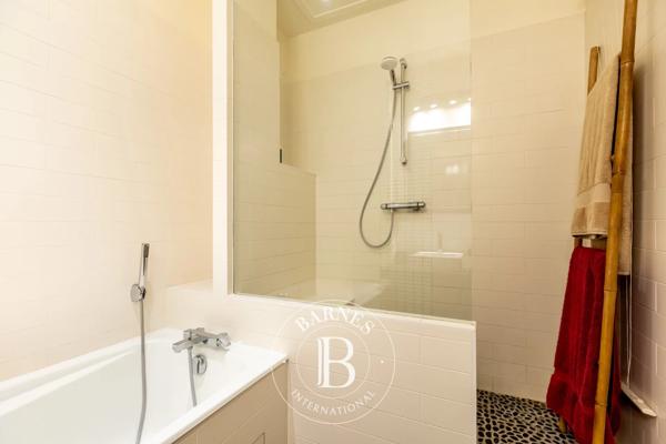 Paris 8ème, Appartement 1 Chambre -  65 m² à vendre