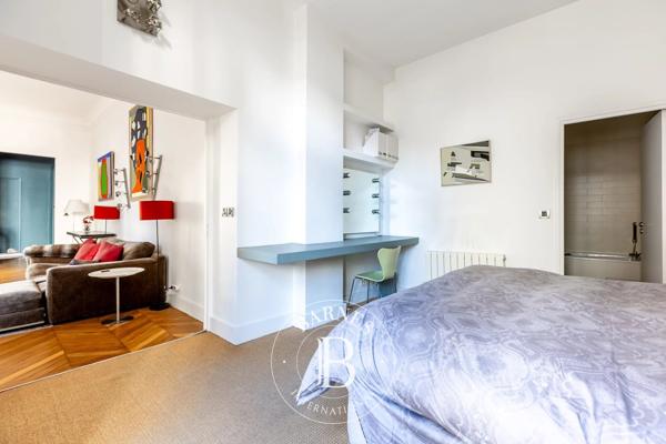 Paris 8ème, Appartement 1 Chambre -  65 m² à vendre