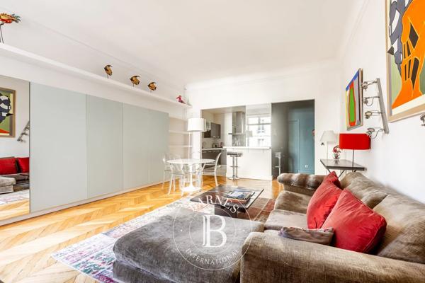 Paris 8ème, Appartement 1 Chambre -  65 m² à vendre