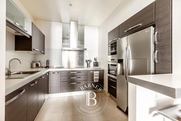 Paris 8ème, Appartement 1 Chambre -  65 m² à vendre