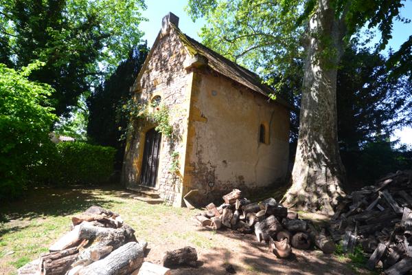 NORD OUEST LYONNAIS, PROPRIETE DE FAMILLE, 600 m² hab., - Parc clos et arboré 4 900 m²