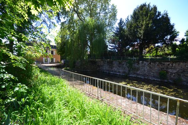 NORD OUEST LYONNAIS, PROPRIETE DE FAMILLE, 600 m² hab., - Parc clos et arboré 4 900 m²