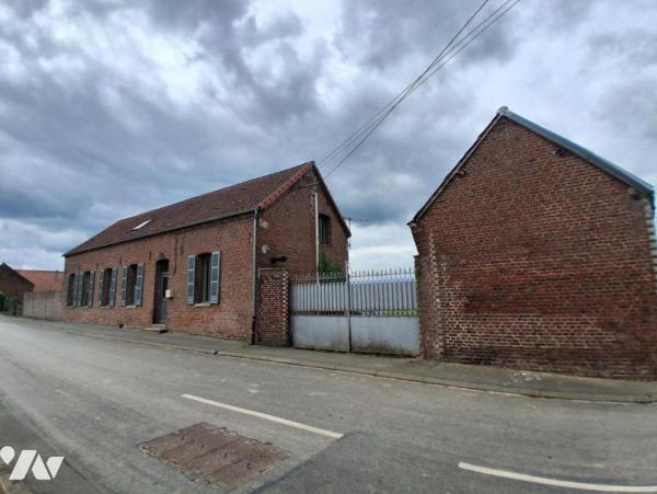 Premont - longère rénovée - 4 ch - grange sur 1519m²