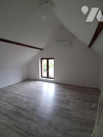 Premont - longère rénovée - 4 ch - grange sur 1519m²