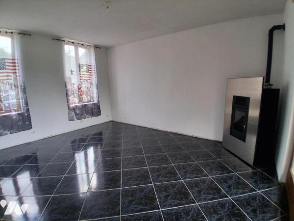 Premont - longère rénovée - 4 ch - grange sur 1519m²