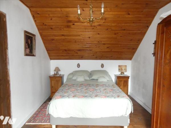 GOUEZEC- PONT COBLANT- Maison avec jardin