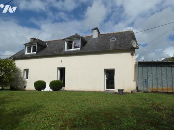 GOUEZEC- PONT COBLANT- Maison avec jardin