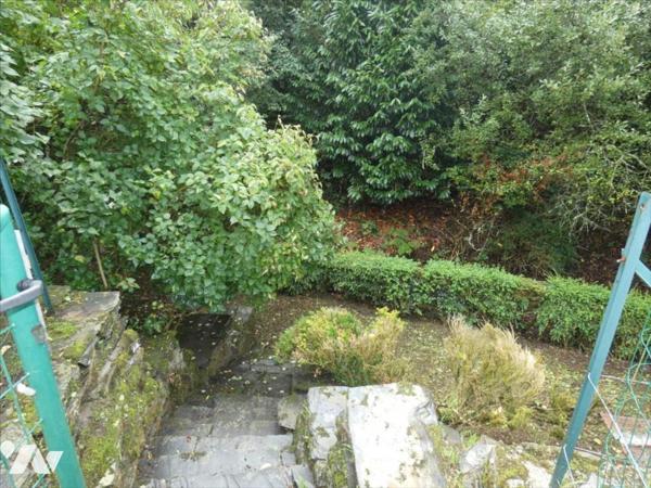 GOUEZEC- PONT COBLANT- Maison avec jardin