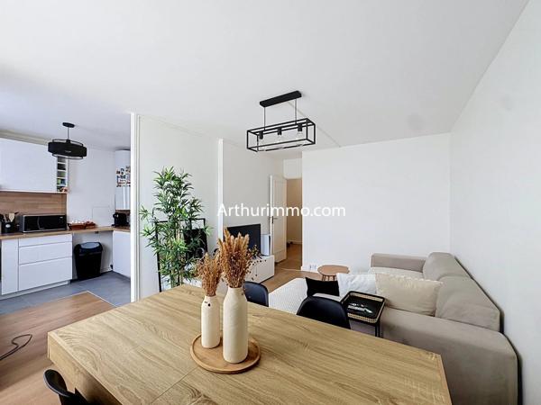 Vente                                                      Appartement
                        
                     4 pièces                      65 m2                     à Valenton