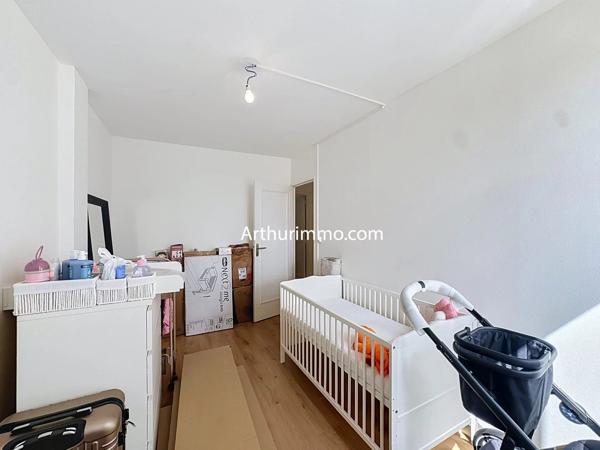 Vente                                                      Appartement
                        
                     4 pièces                      65 m2                     à Valenton