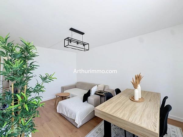 Vente                                                      Appartement
                        
                     4 pièces                      65 m2                     à Valenton