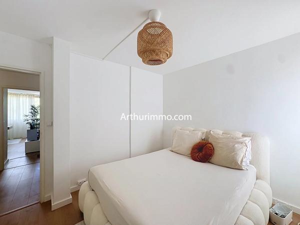 Vente                                                      Appartement
                        
                     4 pièces                      65 m2                     à Valenton