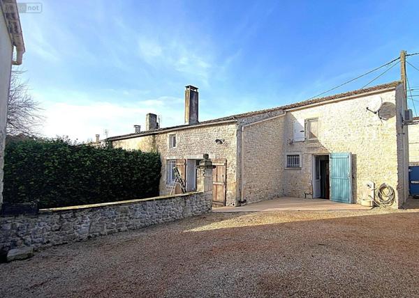 Maison restaurée à vendre à Saint-Just-Luzac en Charente-Maritime (17320), ref : DD/JOM/24-48