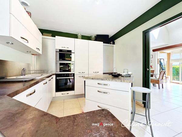 Maison à BACILLY, 50530 - 6 pièces 151m²