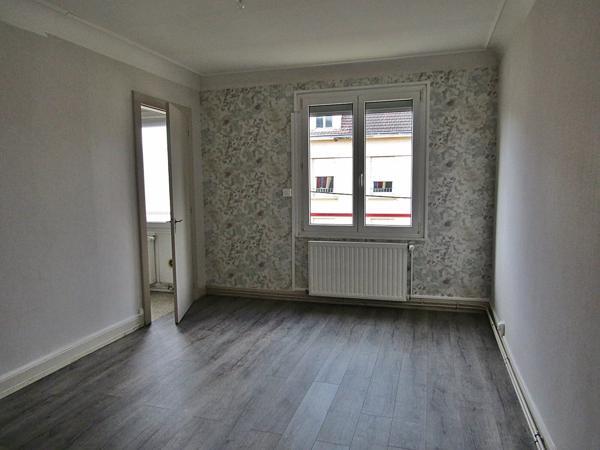 Location                                                      Appartement
                        
                     6 pièces                      117 m2                     à Raon-l'Étape