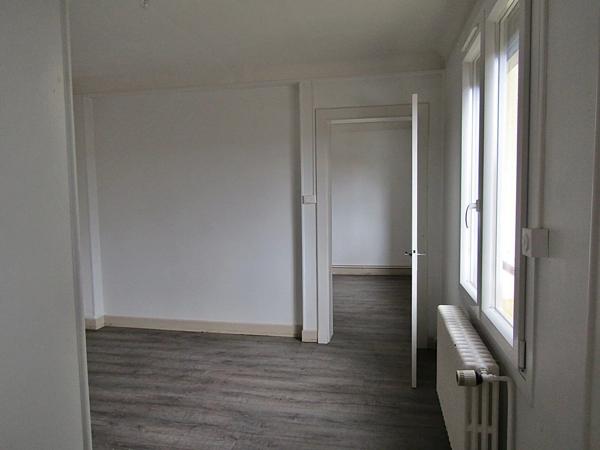 Location                                                      Appartement
                        
                     6 pièces                      117 m2                     à Raon-l'Étape