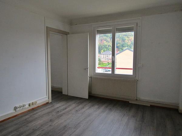 Location                                                      Appartement
                        
                     6 pièces                      117 m2                     à Raon-l'Étape
