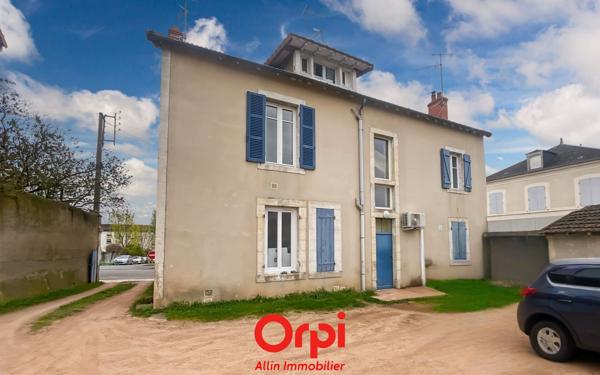 Immeuble à vendre    11 pièces • 196,96 m2 Montluçon