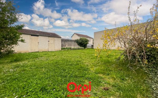 Immeuble à vendre    11 pièces • 196,96 m2 Montluçon