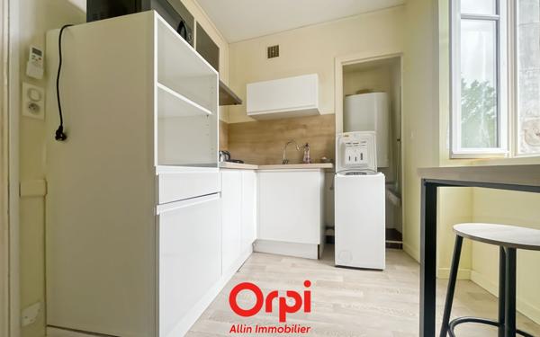 Immeuble à vendre    11 pièces • 196,96 m2 Montluçon