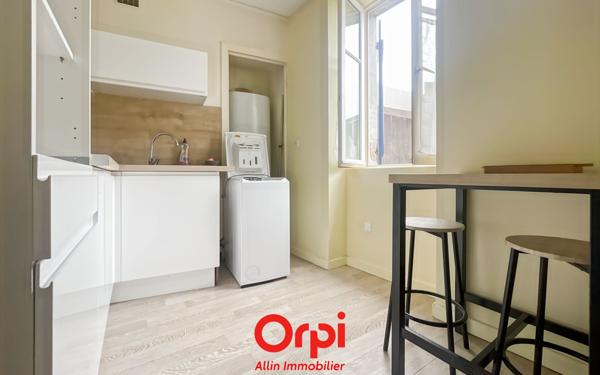 Immeuble à vendre    11 pièces • 196,96 m2 Montluçon