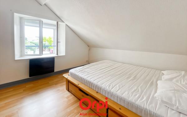 Immeuble à vendre    11 pièces • 196,96 m2 Montluçon