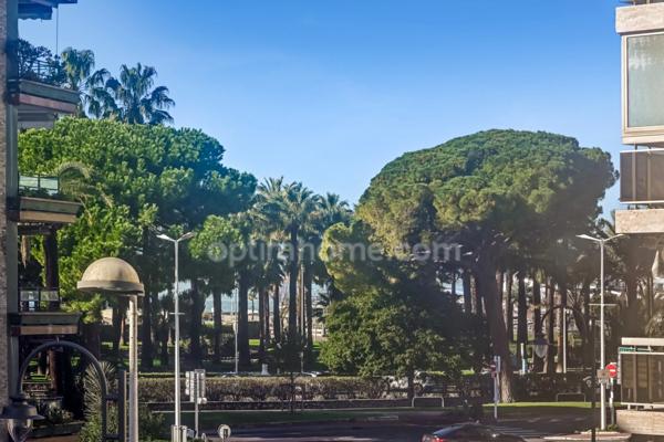 06400 - CANNES PALM BEACH - EMPLACEMENT ULTRA RECHERCHÉ- VUE MER LATÉRALE - 3 PIÈCES AVEC 2 TERRASSES - 2 SALLES D'EAU