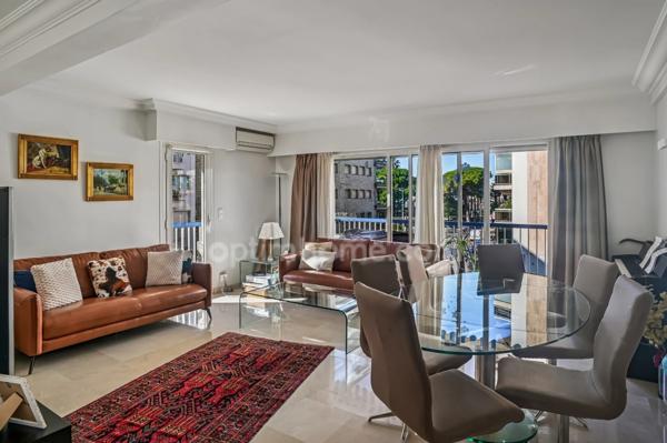 06400 - CANNES PALM BEACH - EMPLACEMENT ULTRA RECHERCHÉ- VUE MER LATÉRALE - 3 PIÈCES AVEC 2 TERRASSES - 2 SALLES D'EAU