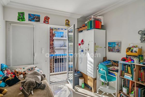 06400 - CANNES PALM BEACH - EMPLACEMENT ULTRA RECHERCHÉ- VUE MER LATÉRALE - 3 PIÈCES AVEC 2 TERRASSES - 2 SALLES D'EAU