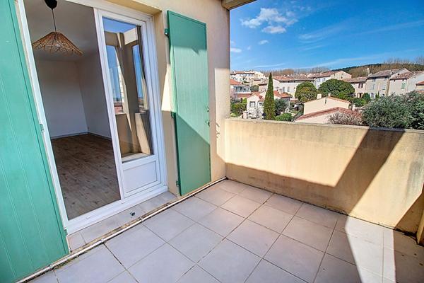 A VENDRE à LORGUES un appartement 72 m² 3 pièces + 2 places de stationnement en sous-sol