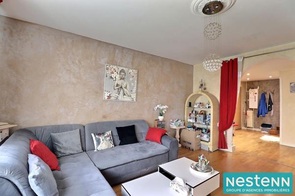 Appartement de type 3 de 80 m² avec balcon et stationnement à Sainte-Foy-lès-Lyon