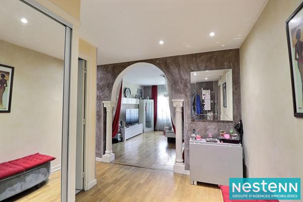 Appartement de type 3 de 80 m² avec balcon et stationnement à Sainte-Foy-lès-Lyon