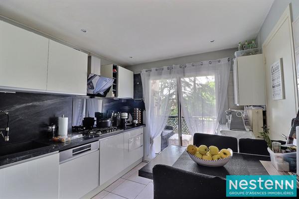 Appartement de type 3 de 80 m² avec balcon et stationnement à Sainte-Foy-lès-Lyon