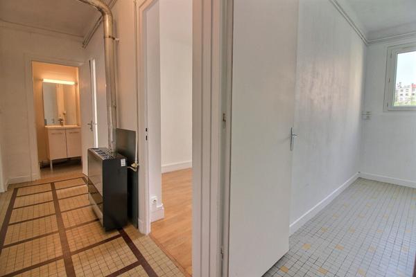 Appartement T3 traversant proche de monplaisir