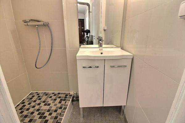 Appartement T3 traversant proche de monplaisir