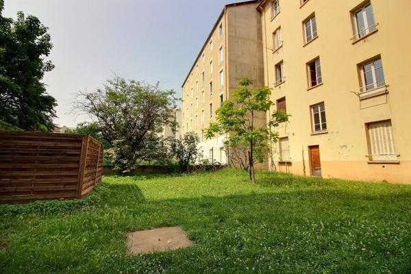 Appartement T3 traversant proche de monplaisir