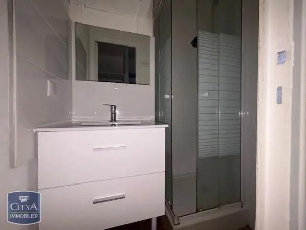 Appartement à louer 1 pièce 27.1m²