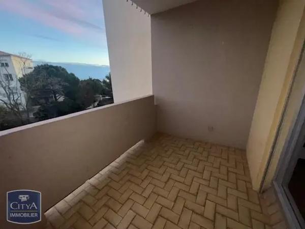 Appartement à louer 1 pièce 27.1m²