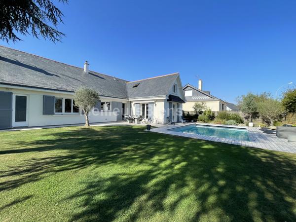  Maison avec piscine de 211 m2