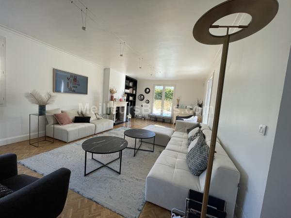  Maison avec piscine de 211 m2